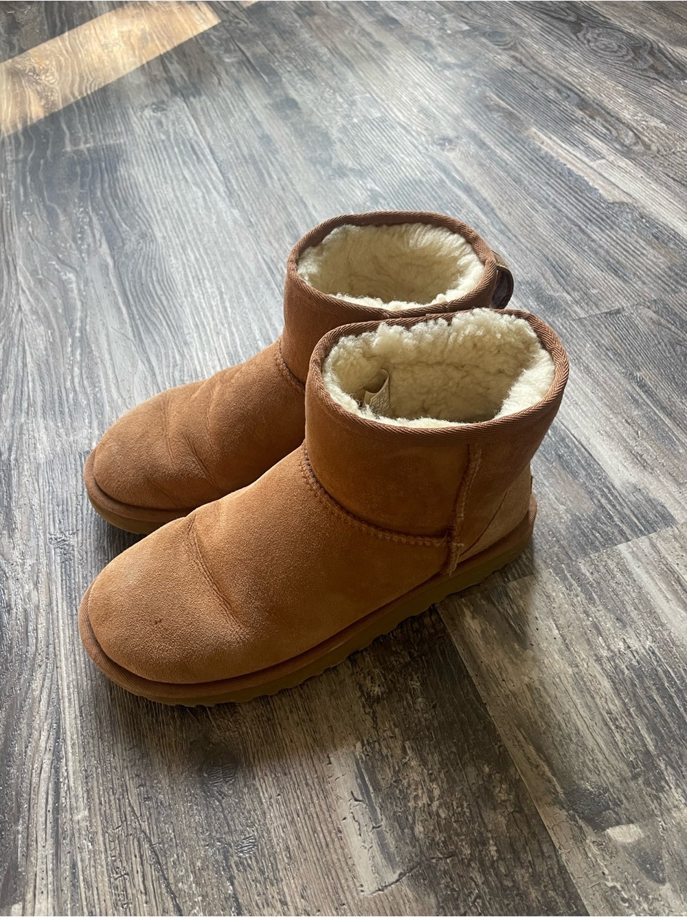 Uggs women’s Cozy Shearling-Lined Ankle Boots - Chestnut Brown